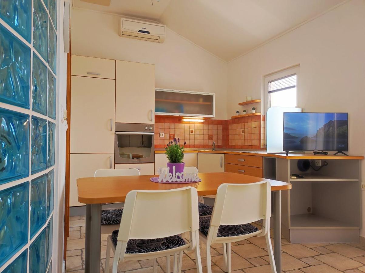 Lavanda Apartment Кърк Екстериор снимка