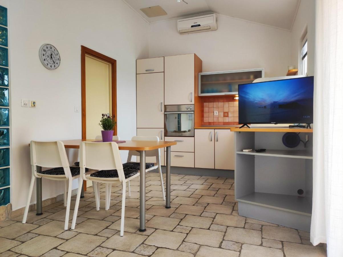 Lavanda Apartment Кърк Екстериор снимка