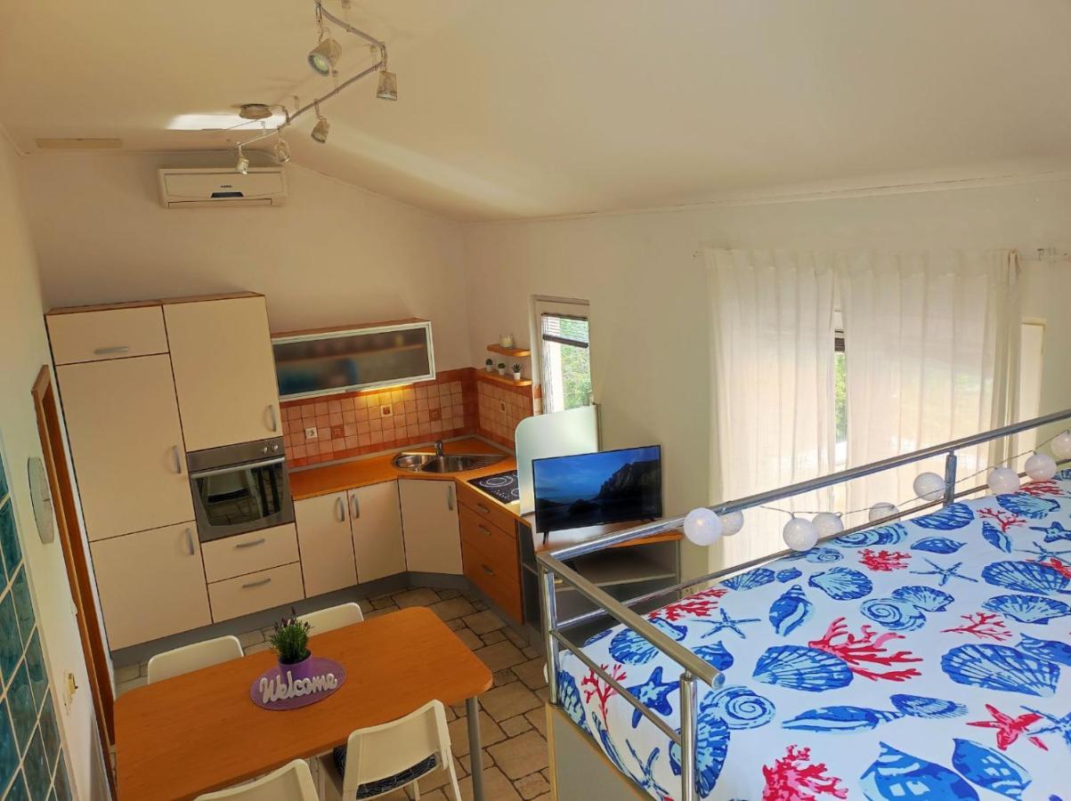 Lavanda Apartment Кърк Екстериор снимка