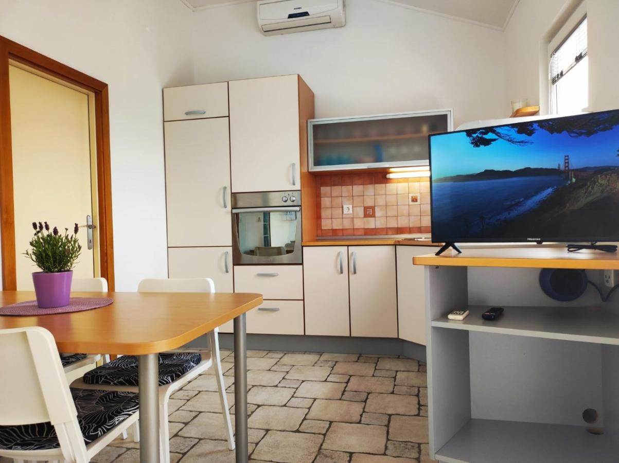 Lavanda Apartment Кърк Екстериор снимка