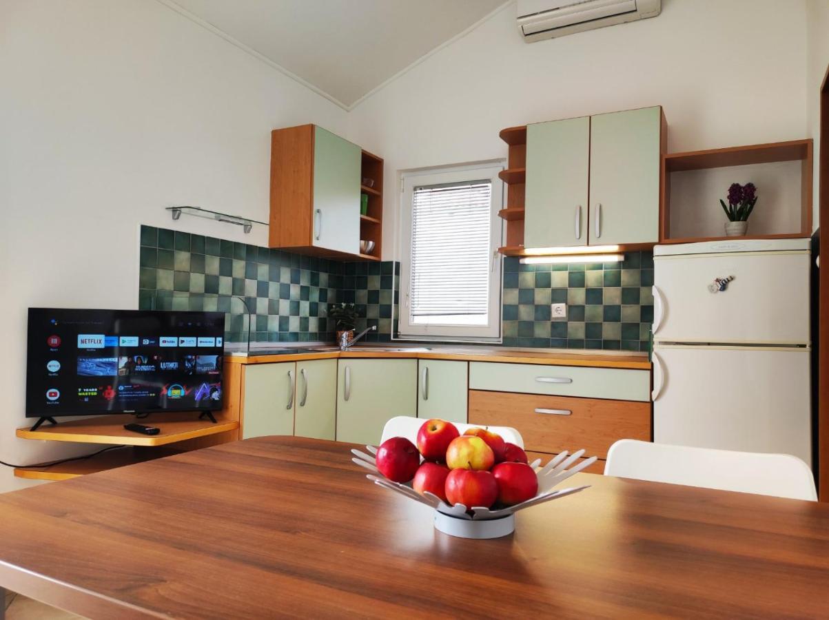 Lavanda Apartment Кърк Екстериор снимка