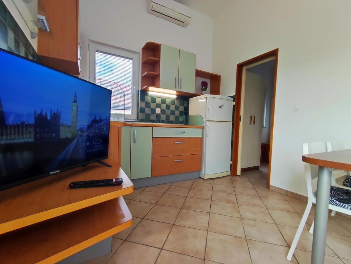 Lavanda Apartment Кърк Екстериор снимка