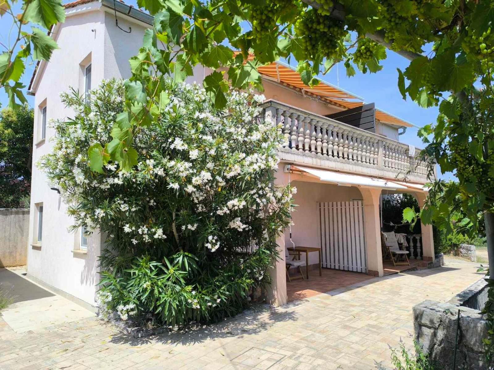 Lavanda Apartment Кърк Екстериор снимка